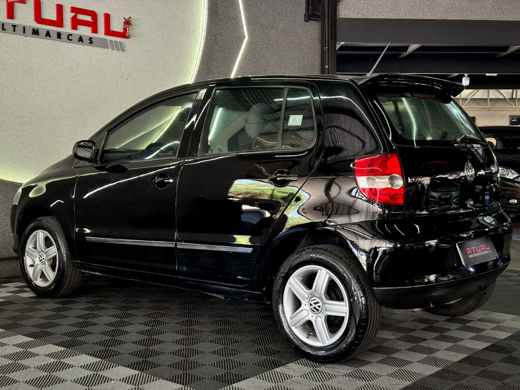 Volkswagen Fox Plus 1.6 8v (Flex)