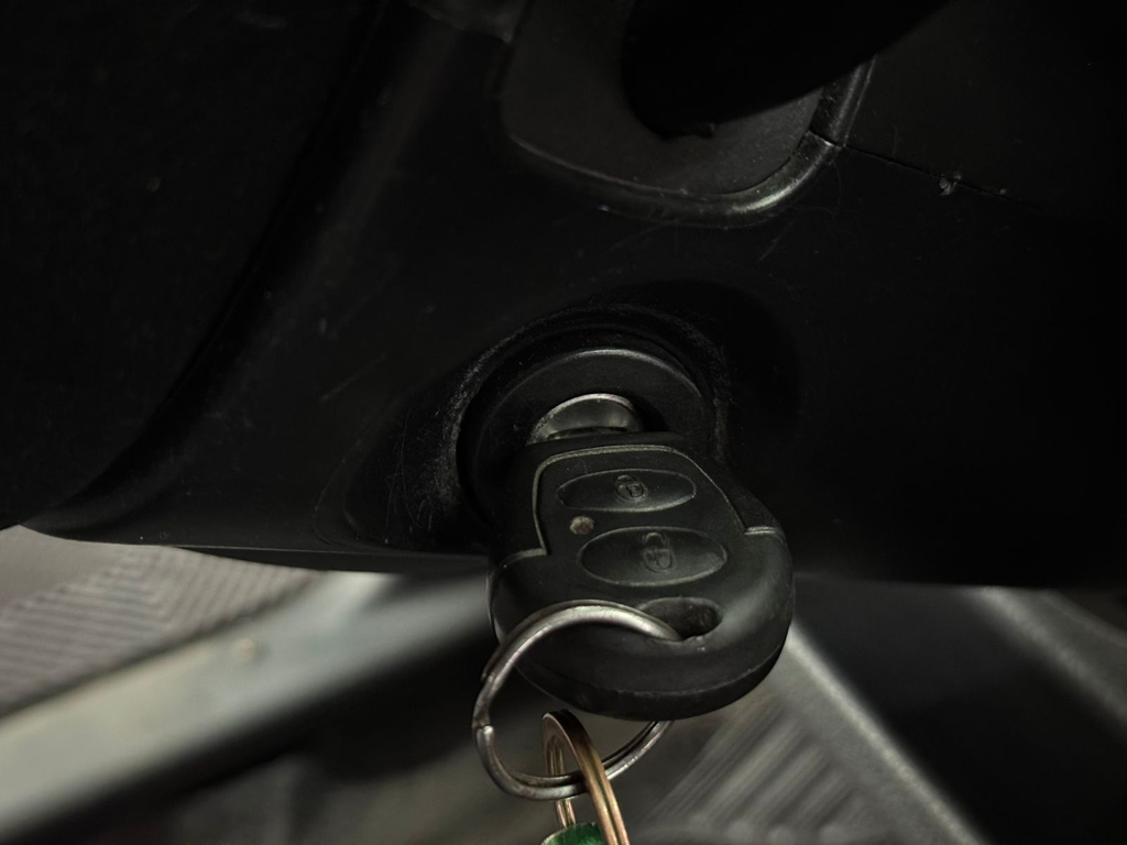 Volkswagen Fox Plus 1.6 8v (Flex)