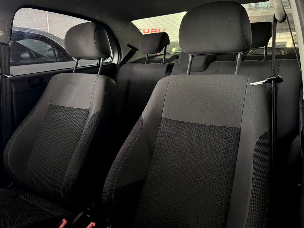 Volkswagen Voyage 1.0 Flex 12v 4p