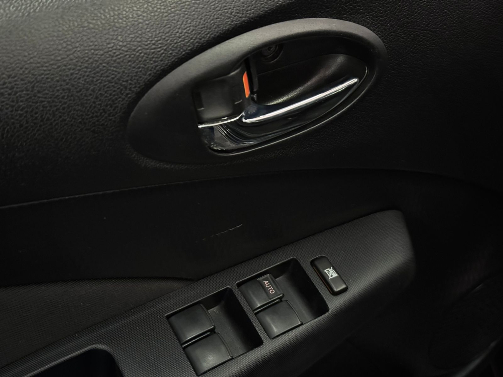 Toyota Etios Hatch Preto