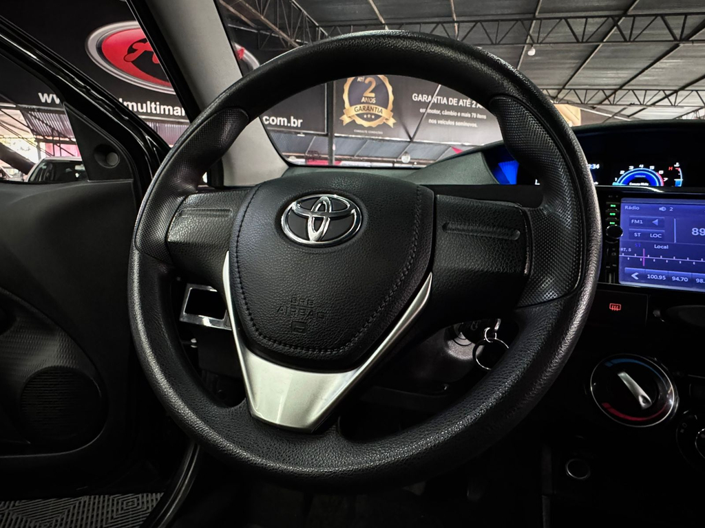 Toyota Etios Hatch Preto