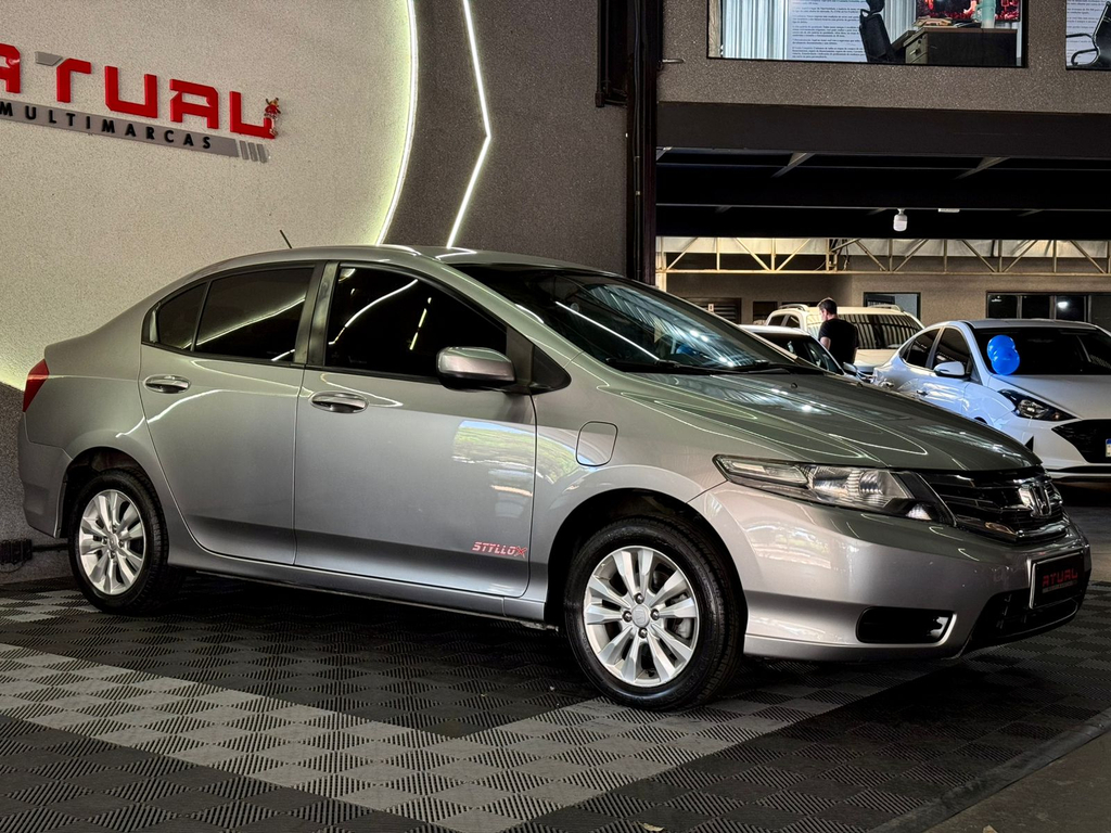 Honda City Cinza