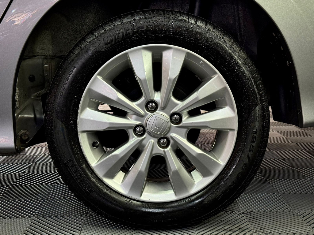 Honda City Cinza