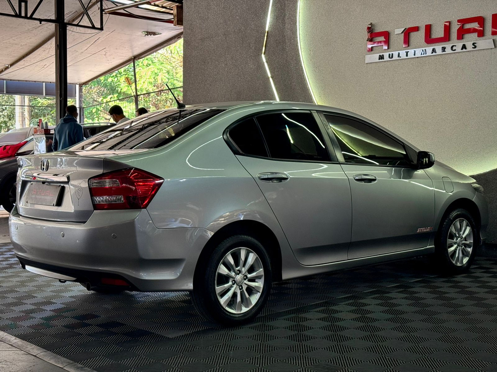 Honda City Cinza
