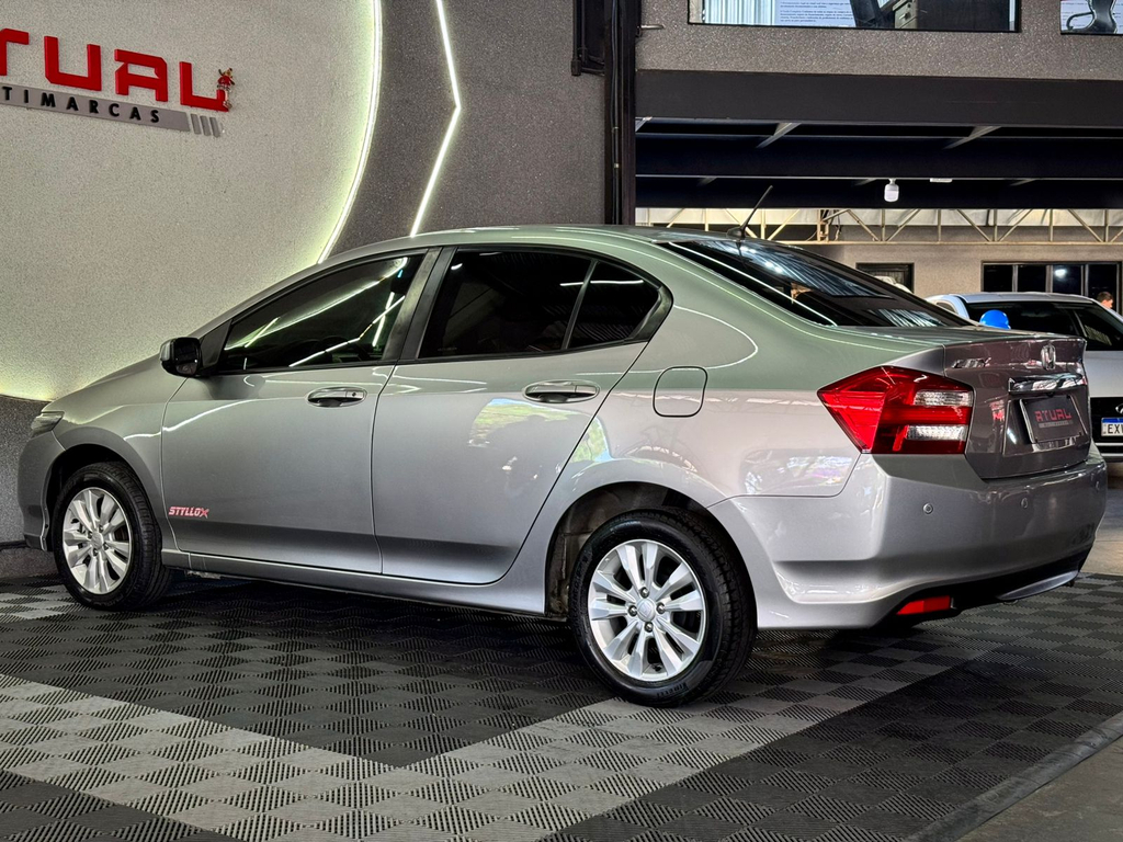 Honda City Cinza