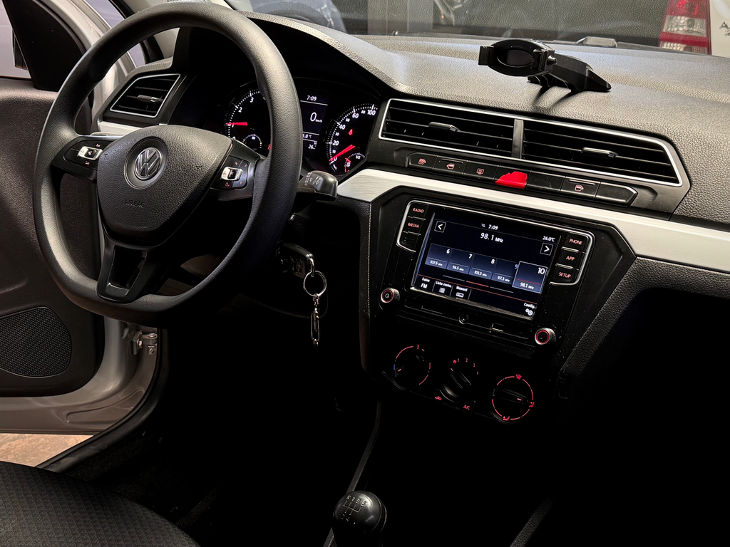 Volkswagen Voyage Prata
