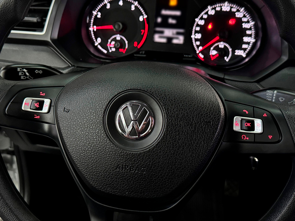 Volkswagen Voyage 1.0 Flex 12v 4p