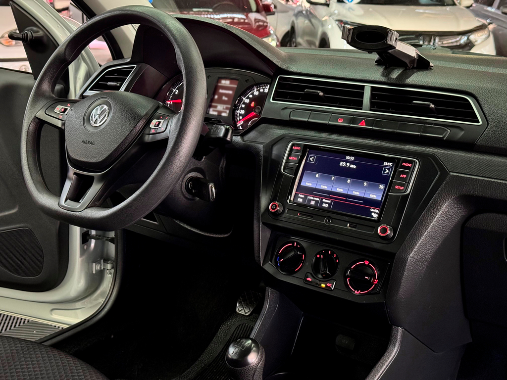Volkswagen Voyage 1.0 Flex 12v 4p