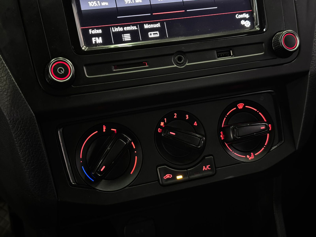 Volkswagen VOYAGE 1.0 FLEX 12V 4P