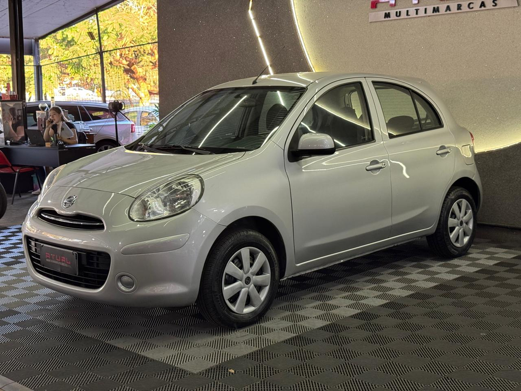 Nissan March 1.0 12v S (Flex)