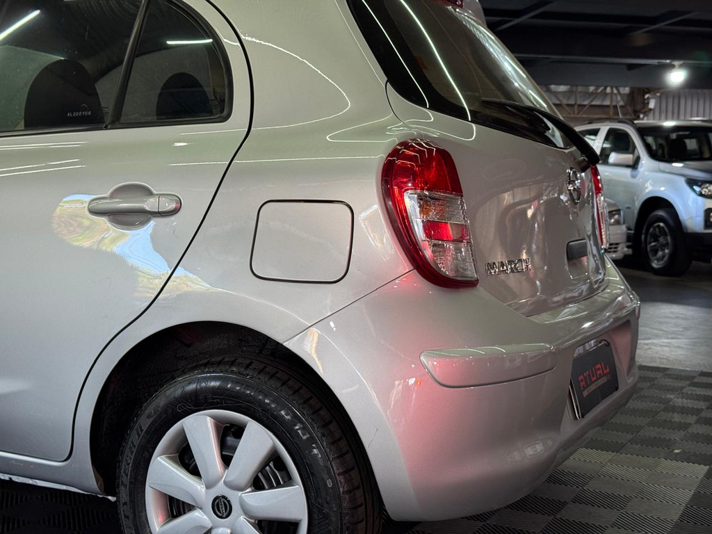 Nissan March 1.0 12v S (Flex)