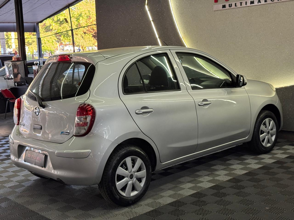 Nissan March 1.0 12v S (Flex)
