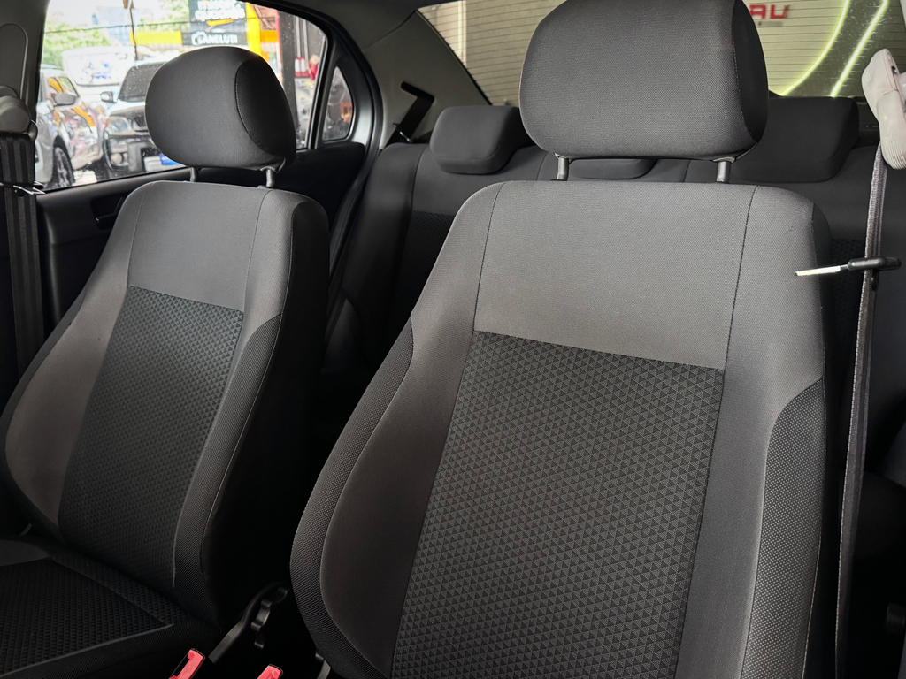 Volkswagen Voyage 1.0 Flex 12v 4p