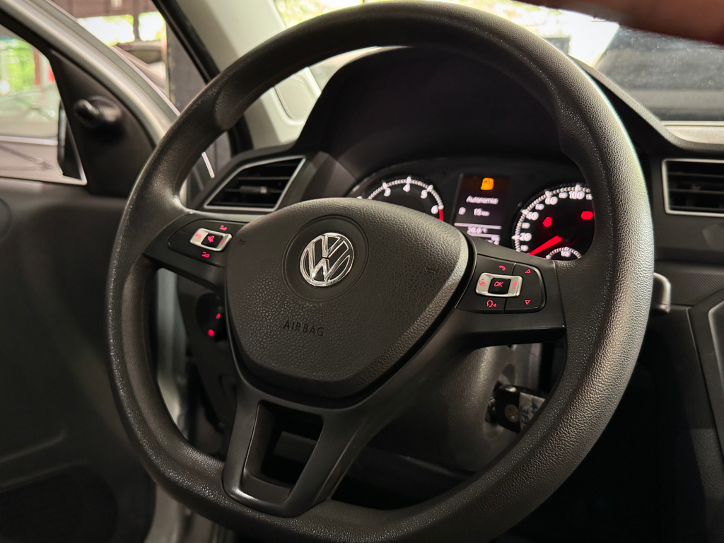 Volkswagen Voyage 1.0 Flex 12v 4p