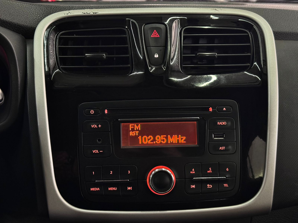 Renault Sandero Expression 1.0 16v (Flex)