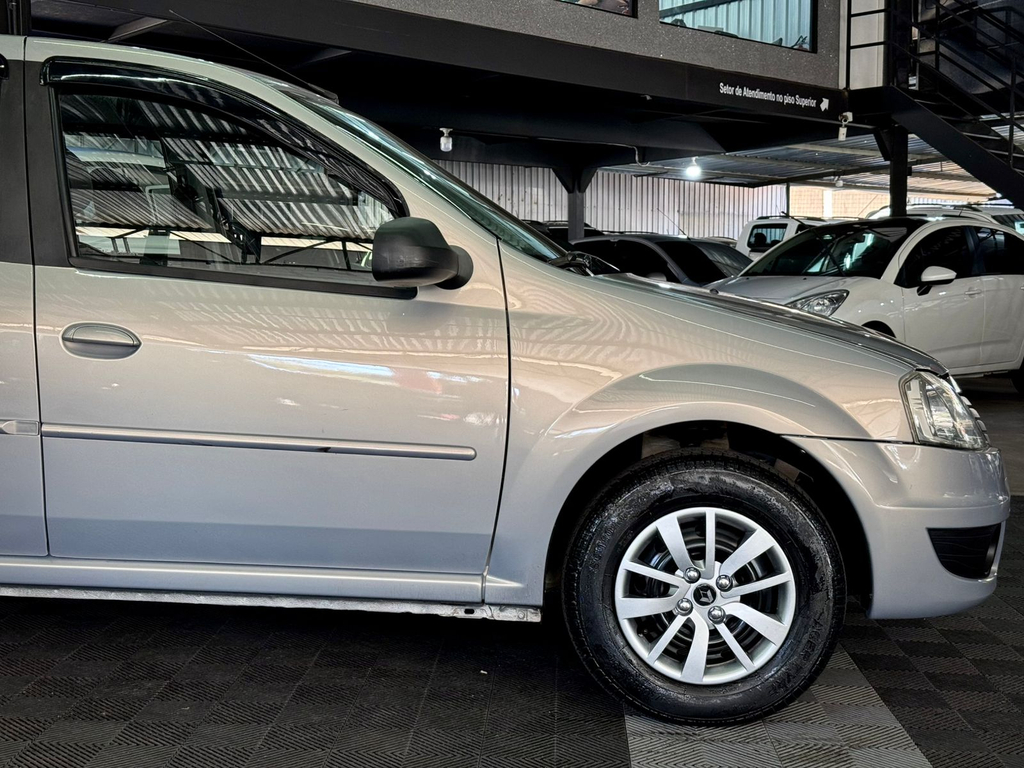 Renault Logan Expression 1.0 16v (Flex)