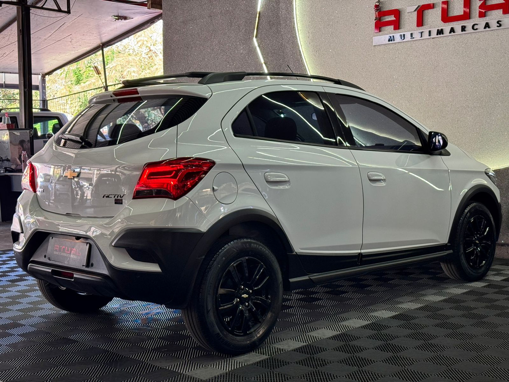 Chevrolet Onix Branco