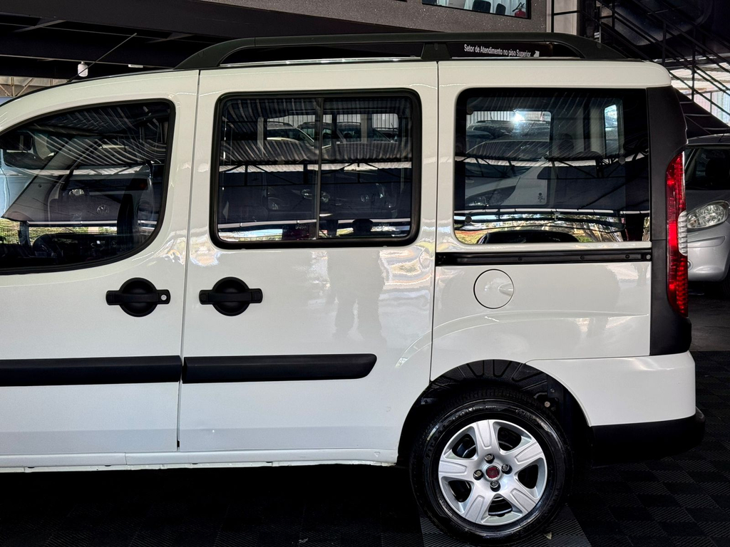 Fiat Doblò Essence 1.8 7L (Flex)