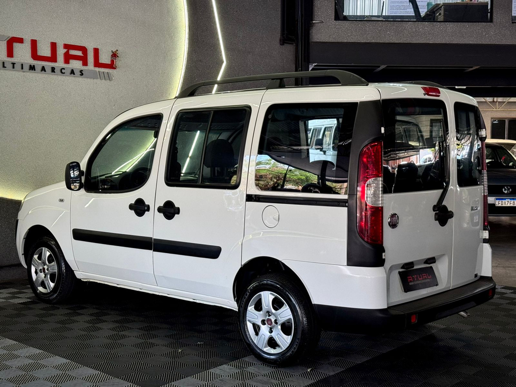 Fiat Doblò Essence 1.8 7L (Flex)