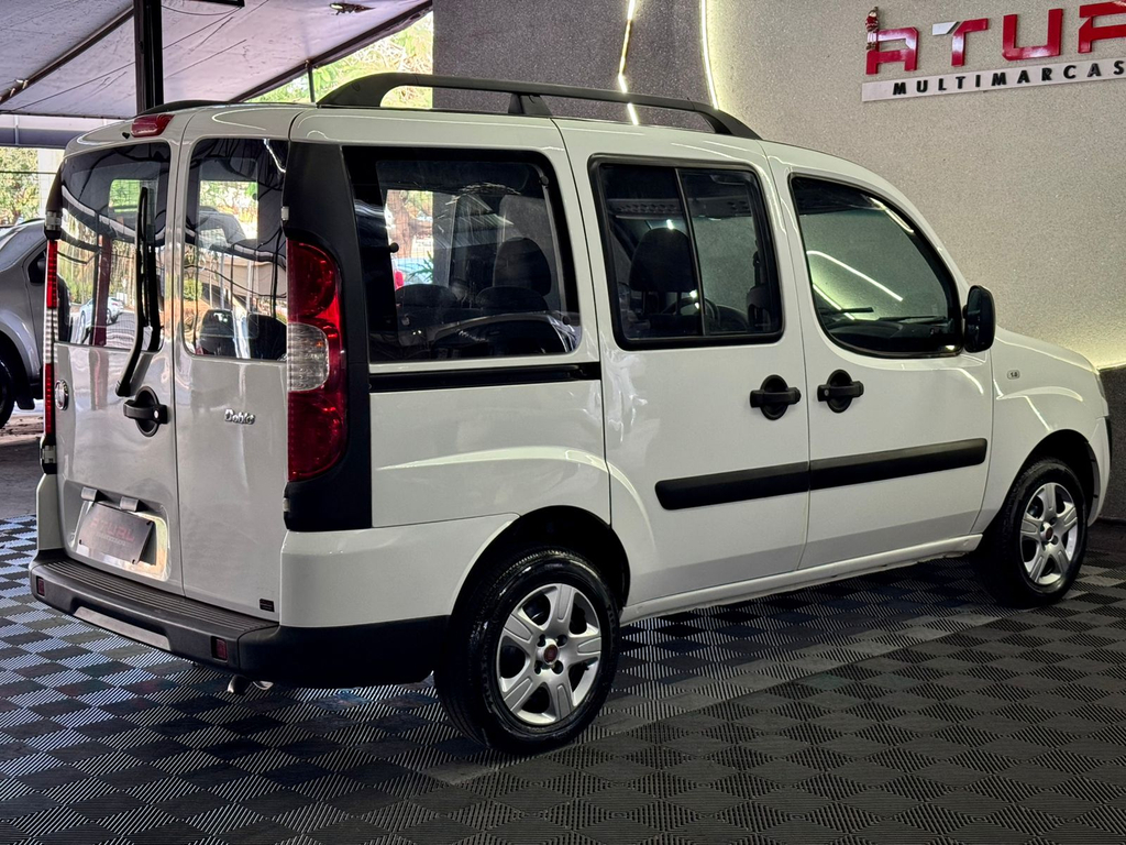 Fiat Doblò Essence 1.8 7L (Flex)