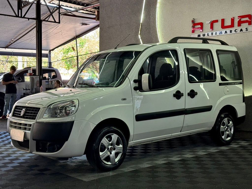 Fiat Doblò Essence 1.8 7L (Flex)
