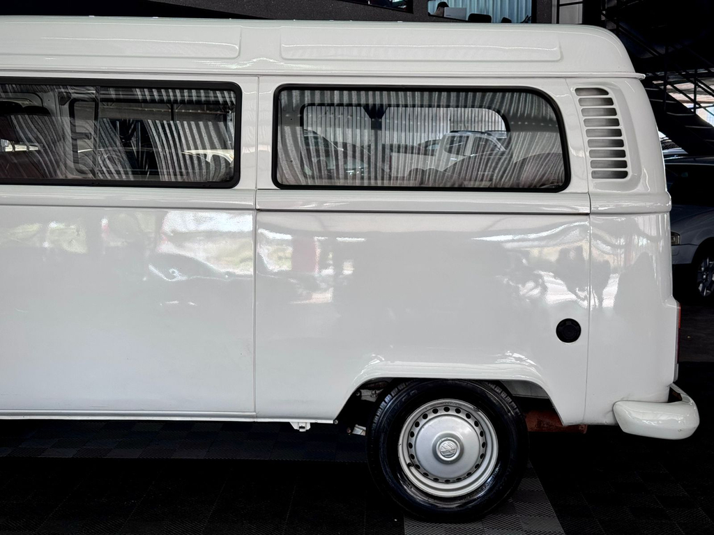 Volkswagen Kombi Standard 1.4 Mi Total Flex 8v