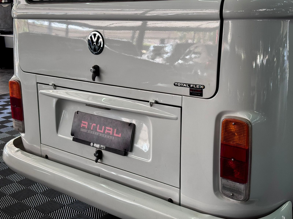 Volkswagen Kombi Standard 1.4 Mi Total Flex 8v