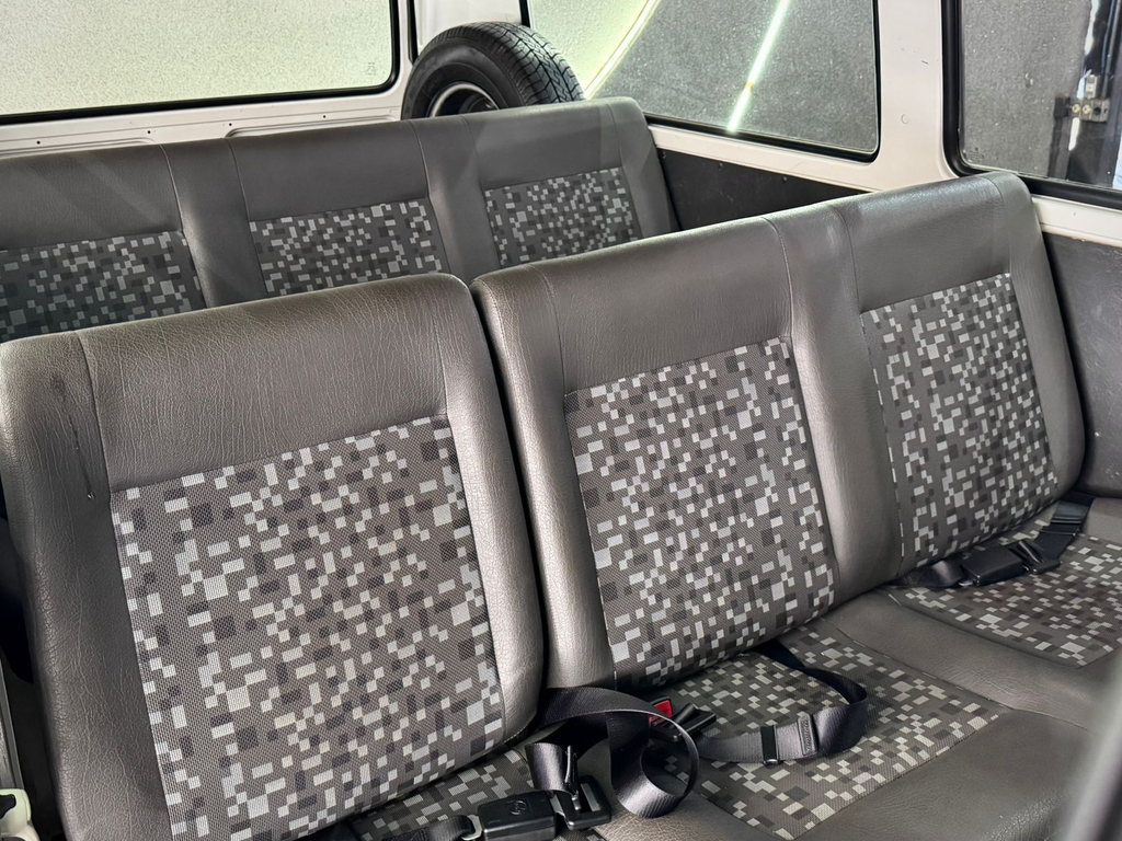 Volkswagen KOMBI STANDARD 1.4 MI TOTAL FLEX 8V
