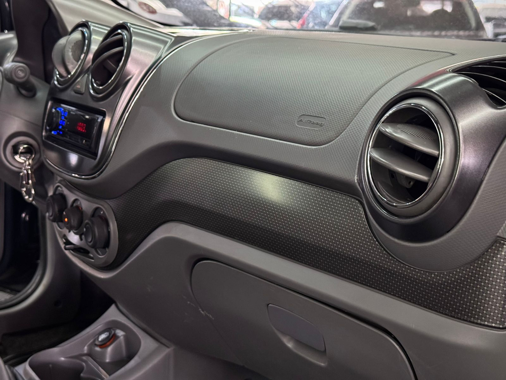 Fiat Palio Essence 1.6 16v (Flex)