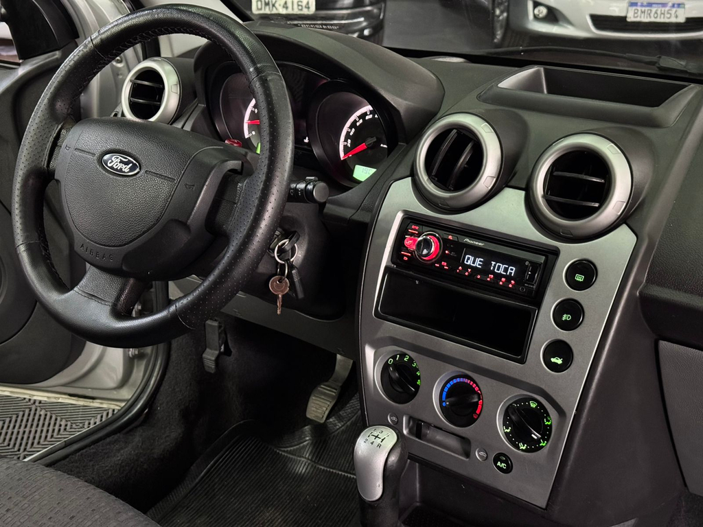 Ford Fiesta Sedan 1.6 (Flex)