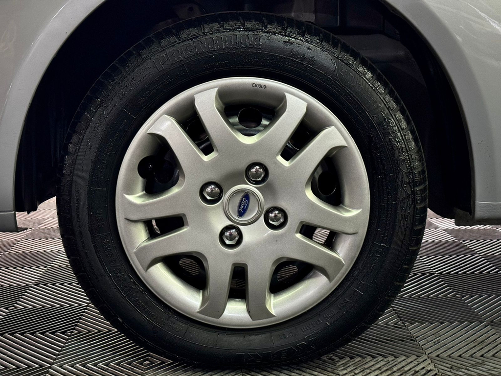 Ford Fiesta Sedan 1.6 (Flex)