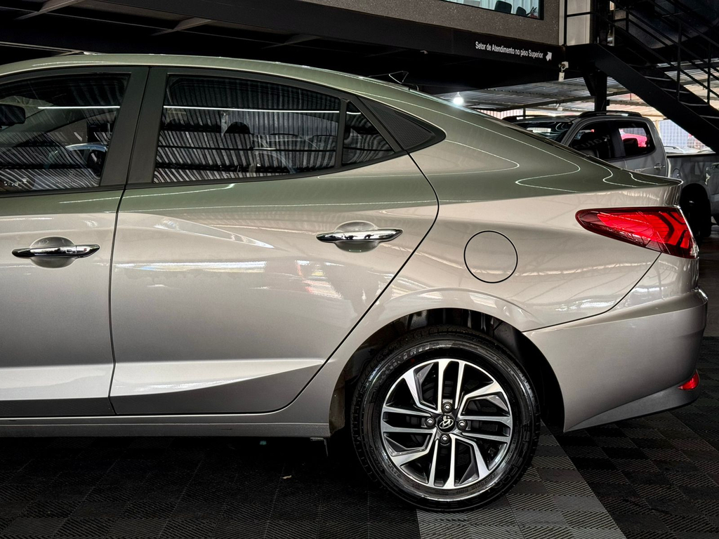 Hyundai HB20S Prata