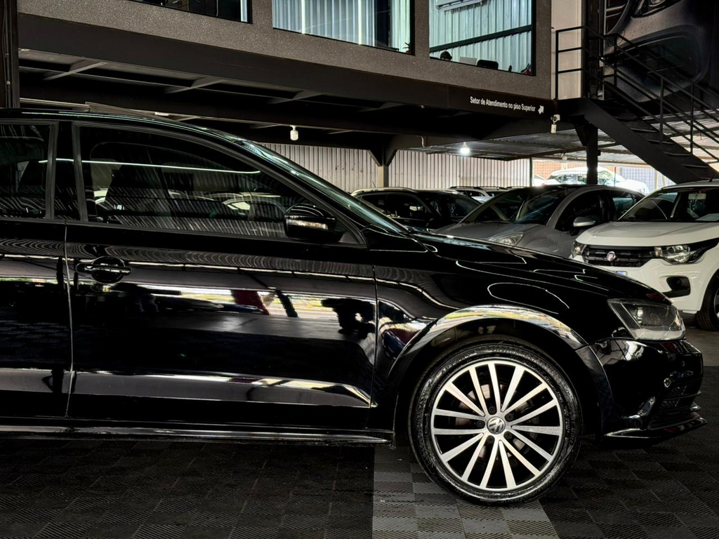 Volkswagen Jetta 2.0 Comfortline Tiptronic (Flex)
