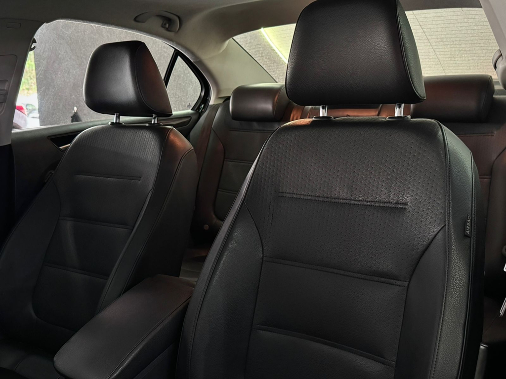 Volkswagen Jetta 2.0 Comfortline Tiptronic (Flex)