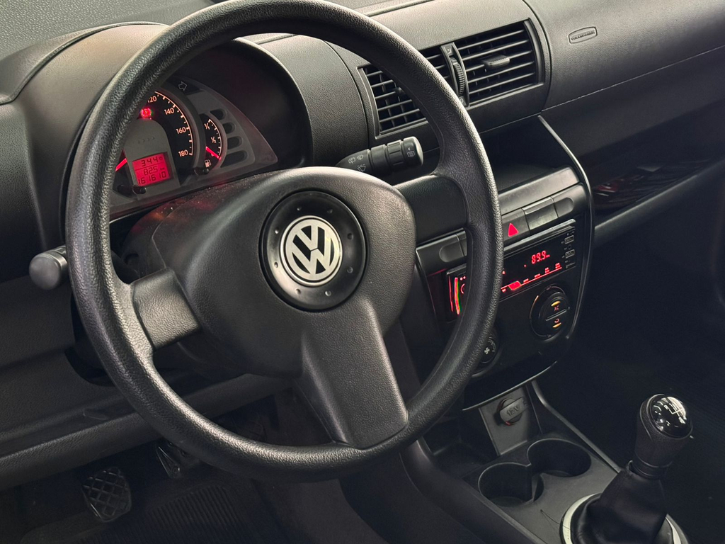 Volkswagen Fox 1.0 8v (Flex) 4p