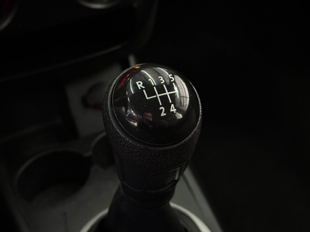 Volkswagen Fox 1.0 8v (Flex) 4p