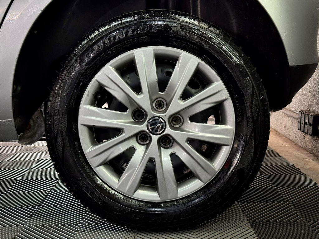 Volkswagen Fox 1.0 8v (Flex) 4p