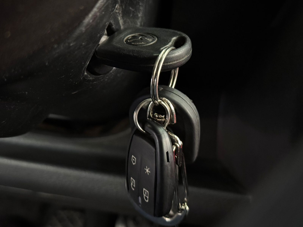 Volkswagen Fox 1.0 8v (Flex) 4p