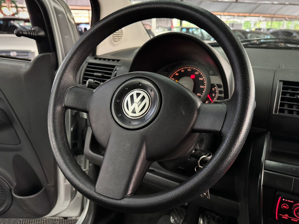 Volkswagen Fox 1.0 8v (Flex) 4p