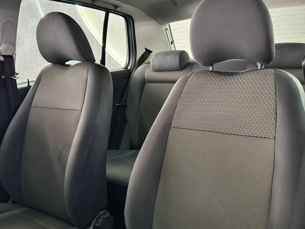 Volkswagen Fox 1.0 8v (Flex) 4p