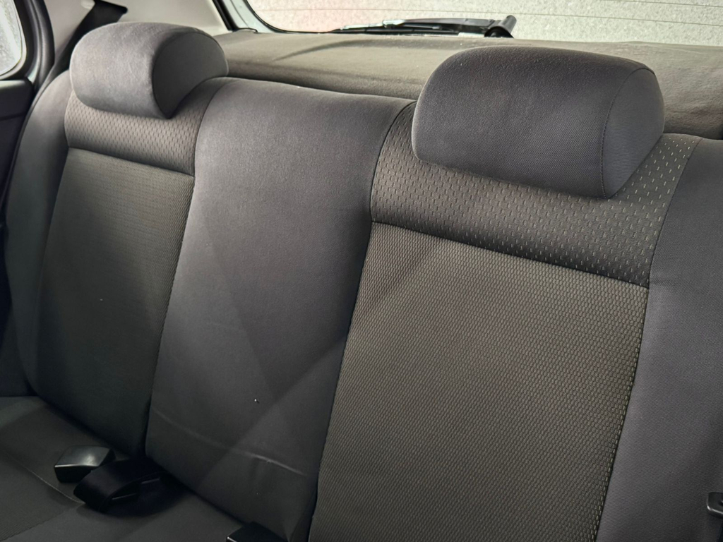 Volkswagen Fox 1.0 8v (Flex) 4p