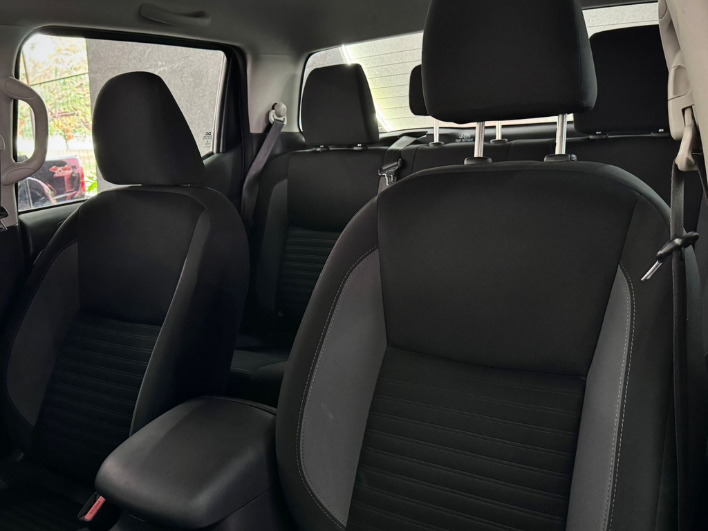 Nissan Frontier Branco