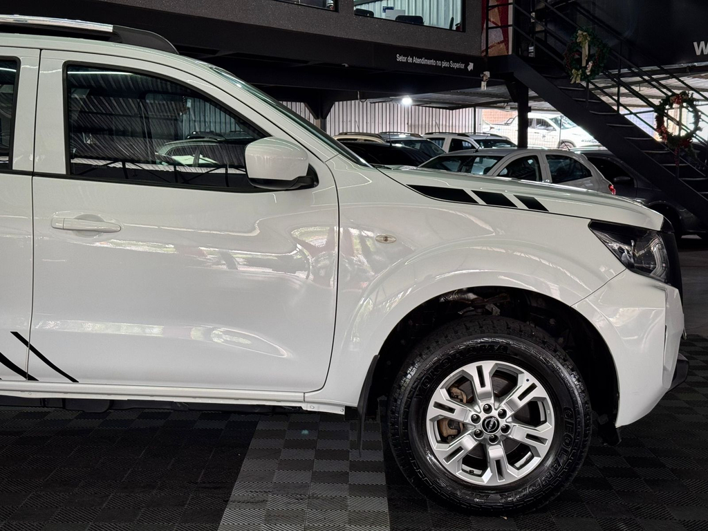 Nissan Frontier Branco
