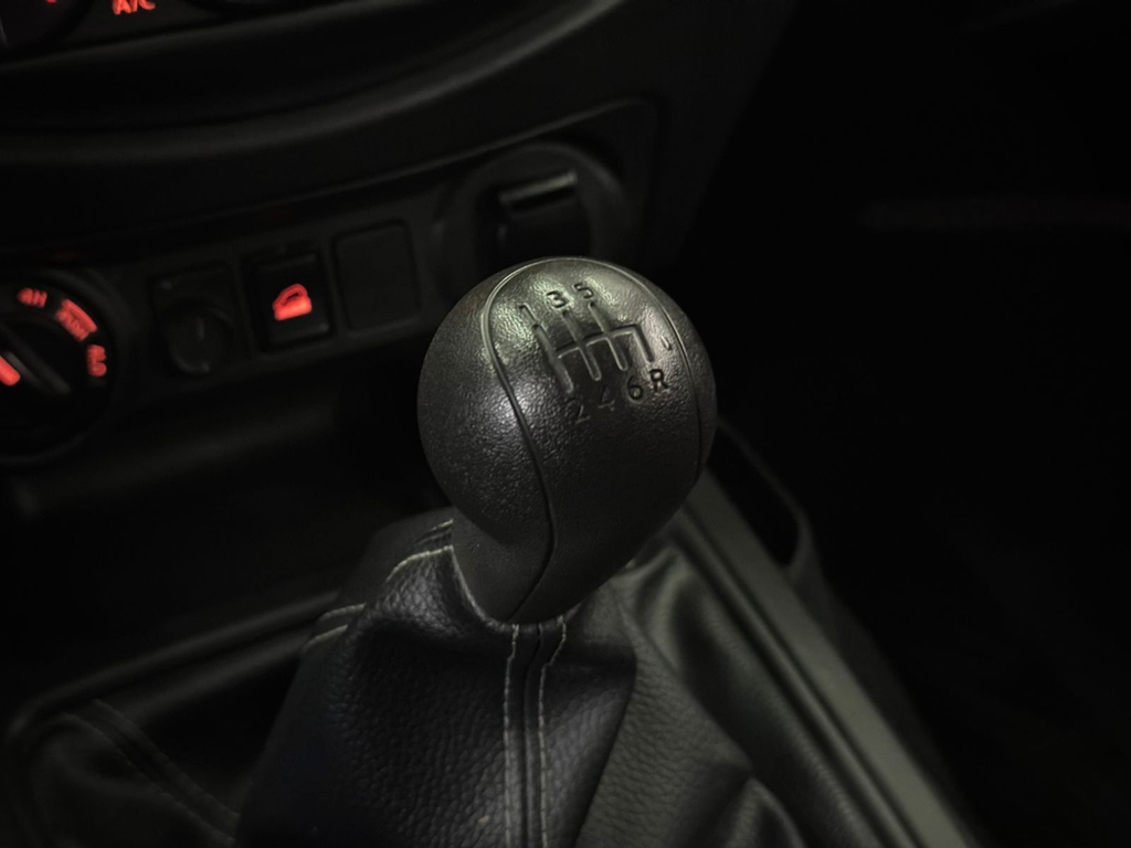 Nissan Frontier Branco