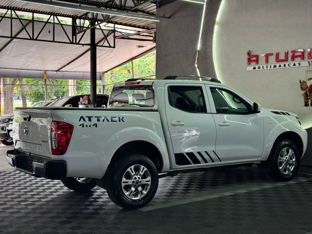 Nissan Frontier Branco