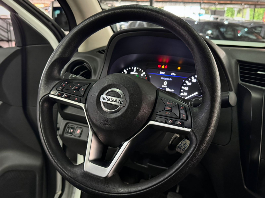 Nissan Frontier Branco