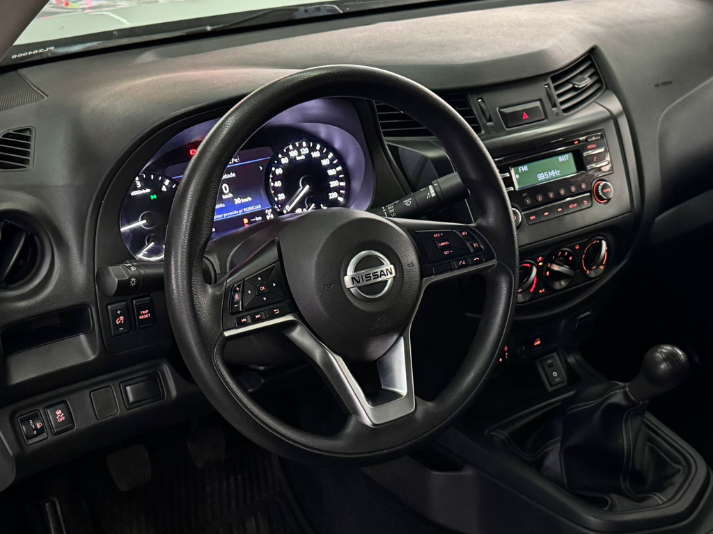 Nissan Frontier Branco