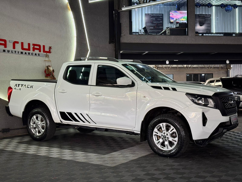 Nissan Frontier Branco