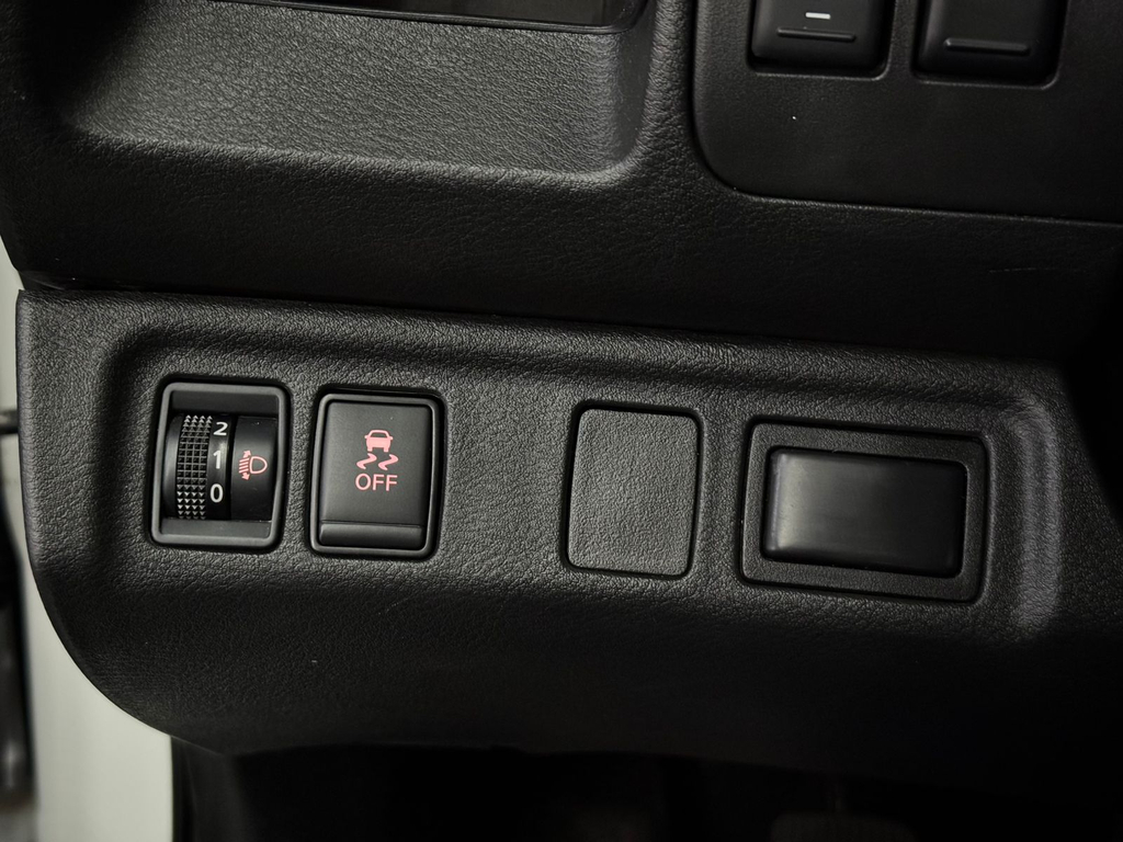 Nissan Frontier Branco