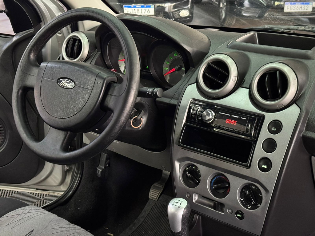 Ford Fiesta Hatch 1.6 (Flex)